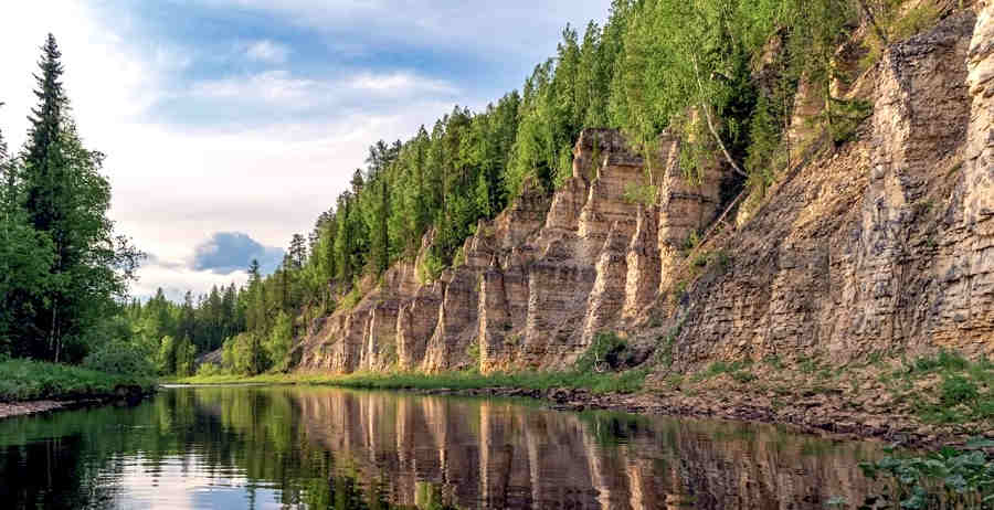 Сила Кориолиса делает берега рек разными по высоте
