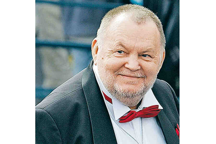 Автор сценария Валентин Черных Автор сценария Валентин Черных