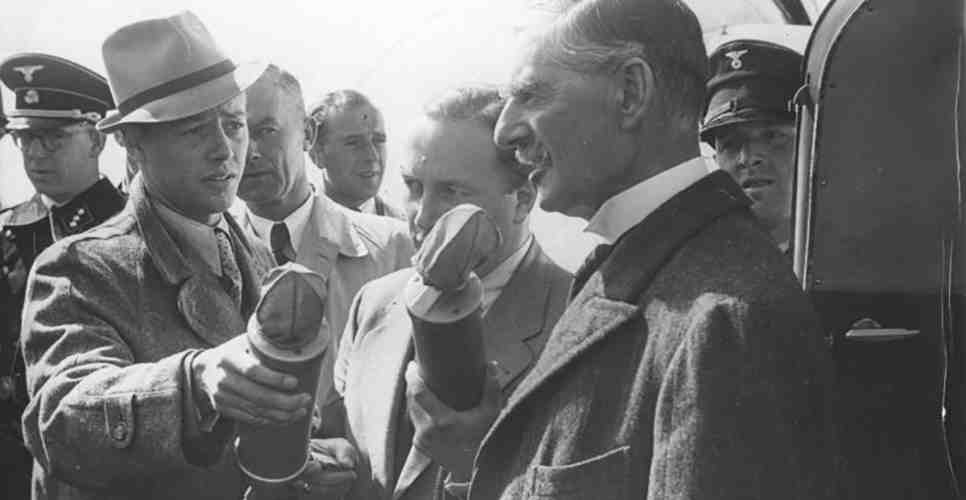 Чемберлен принёс вечный мир