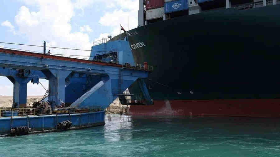 Сейчас же на месте работает 2 земснаряда Сейчас же на месте работает 2 земснаряда