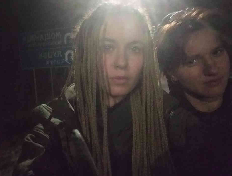 Вот именно этим двум что-то в маршрутке не понравилось Вот именно этим двум что-то в маршрутке не понравилось