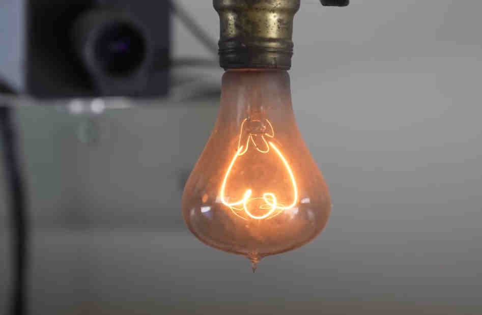 Лампочке более ста лет! Лампочке более ста лет!