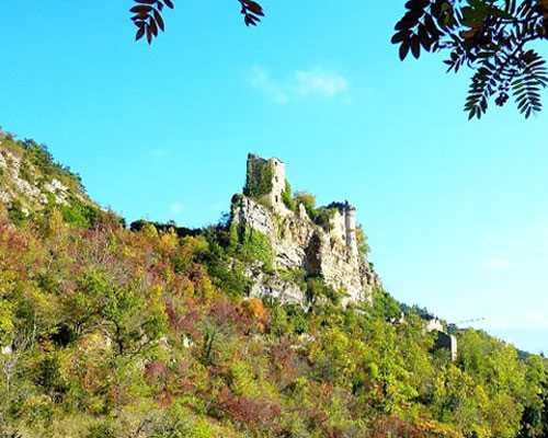 Изображение древнего замка