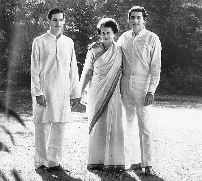 Индира Ганди с сыновьями