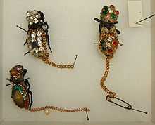 Зофериды, украшенные ювелирными изделиями