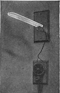 384px-Early_Cooper_Hewitt_mercury_vapor_lamp