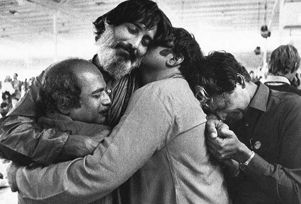 Санньясины в Раджнишпураме, 1984 год