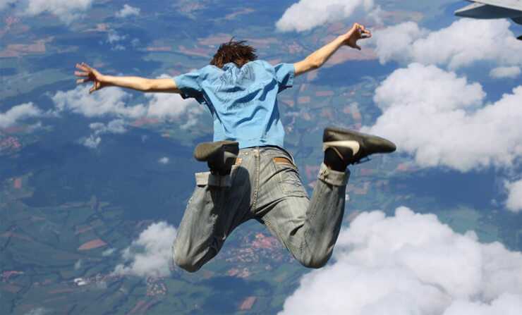 Можно ли выжить при падении с 5000 метров без папашюта?